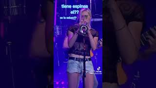 Video thumbnail of "Tiene Espinas el Rosal Cañaveral Ft  Jenny and The Mexicats ( Live) #videoshorts"