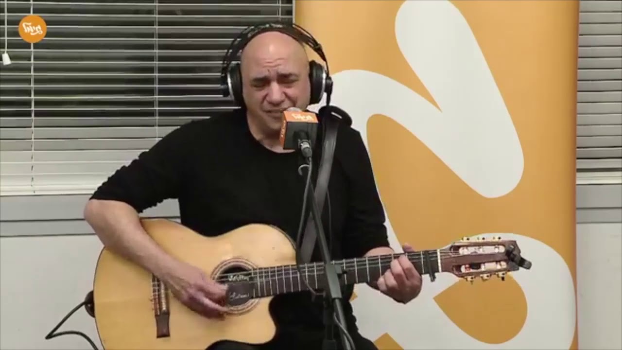 דני רובס בהופעה חיה בגימלייב