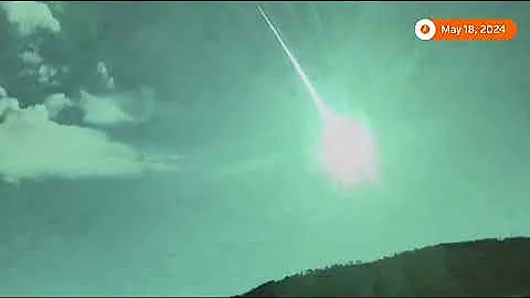 A bright comet fragment lights up the night sky over Spain and Portugal