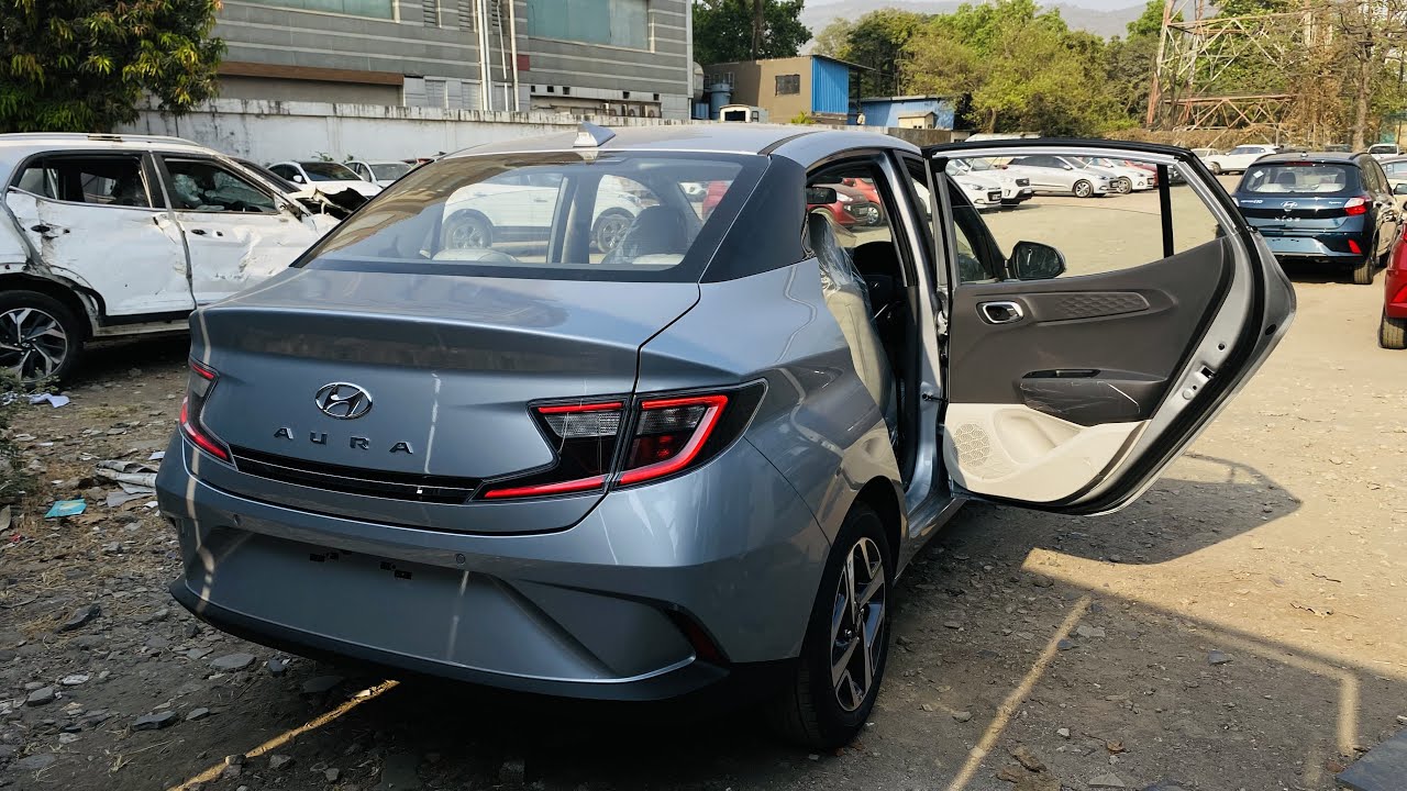 2022 Hyundai Aura SX + Top Variant Features, Comfort and Premium 🔥 But