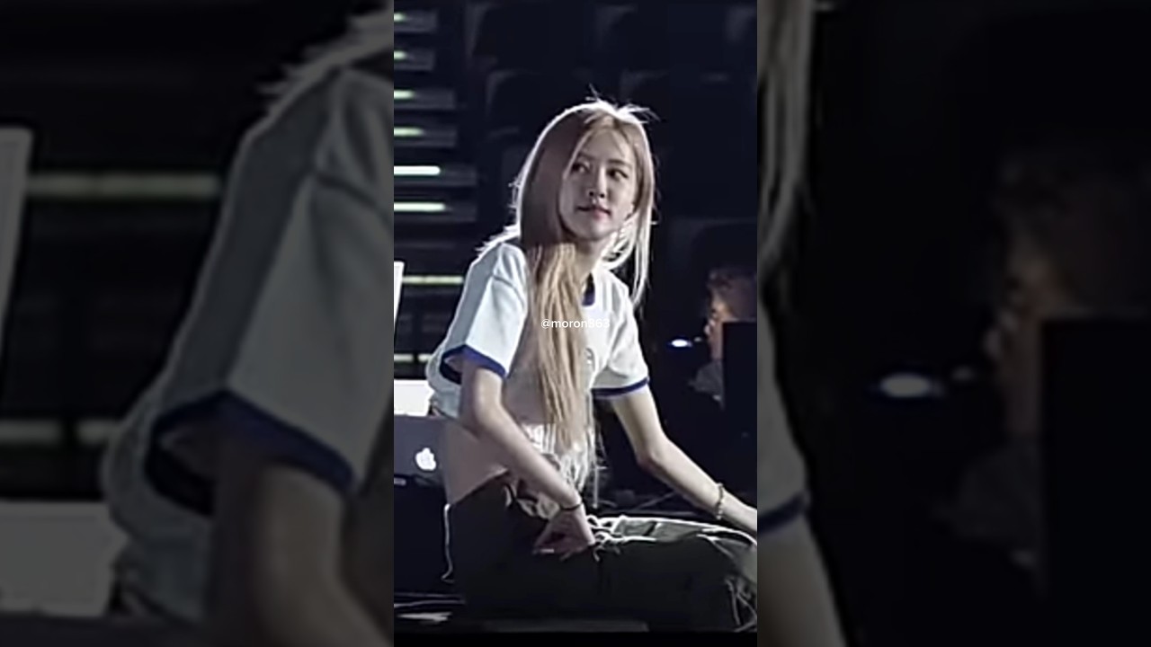 Taerosé using same shirt💓💓 