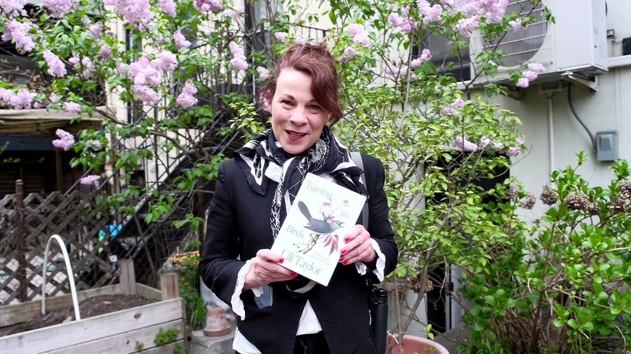 Turning to Birds: The Power and Beauty of Noticing by Lili Taylor