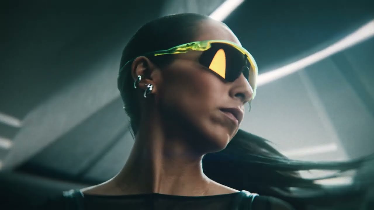 OAKLEY Sunglasses Stunt Wing Clear | Clear to Black Iridium Photochrom