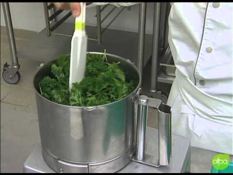 Vidéo: Pouvez-vous hacher des légumes dans un robot culinaire?