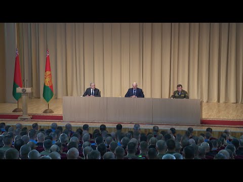 Лукашенко: Вы сегодня встречаетесь с человеком, который на ногах умудрился перенести коронавирус