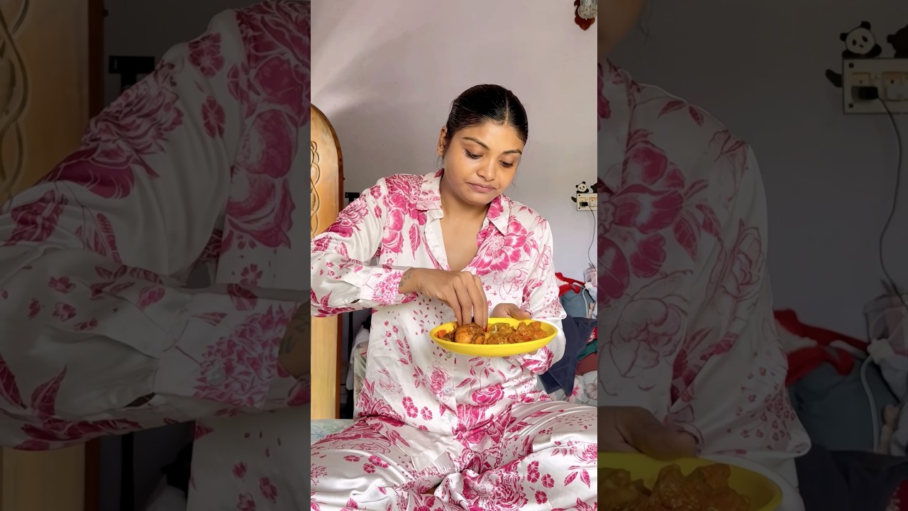 What I ate in a day 💕- My most favourite one😌-steamed prawns🍤sushi🍣chickenbao🍗chicken curry 🍛