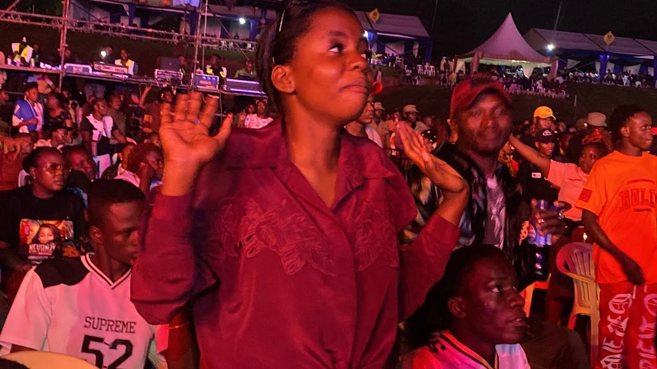 Hon Joffre lutaya lengera kyakoze abantu live on stage 