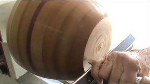Turning A Segmented Bowl -  Final Part!!!    8-29-11.wmv