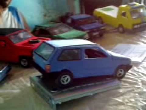 Douglas Artes Miniatura de Carro