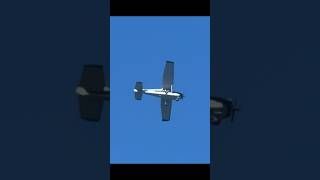 1958 Cessna 182A Skylane (N81LT) landing to Brookhaven Calabro Airport Runway 33 over my house