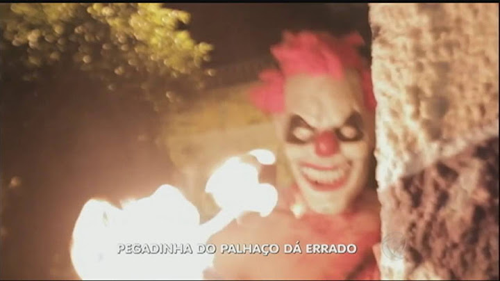 Homem vestido de palhaço se dá mal ao assustar pedestre no Brasil