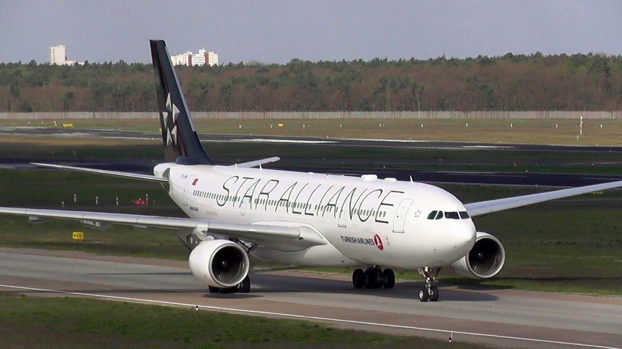 Turkish Airlines Star Alliance Airbus A330223 TCLNB close up landing