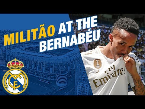 LIVE | Éder Militão takes to the Bernabéu pitch!