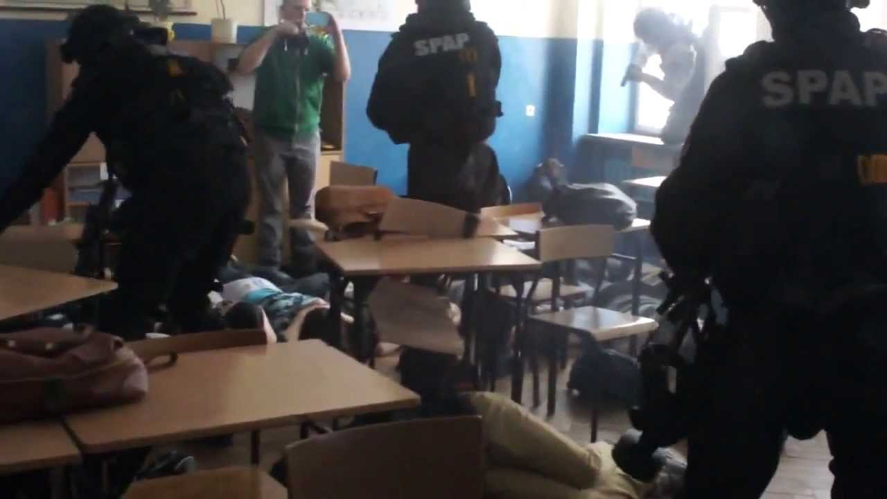 SPAT Łódź   SPAP Kraków   SPAP Katowice   Symulacja odbicia zakładników ze szkoły w Łodzi720p H 264