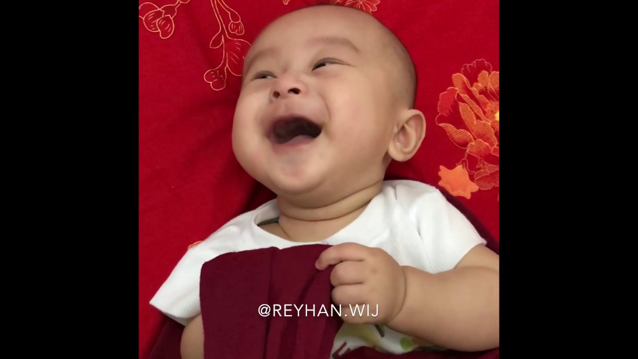 Bayi Reyhan lip sync ketawa sendiri. Video bayi lucu cilukba
