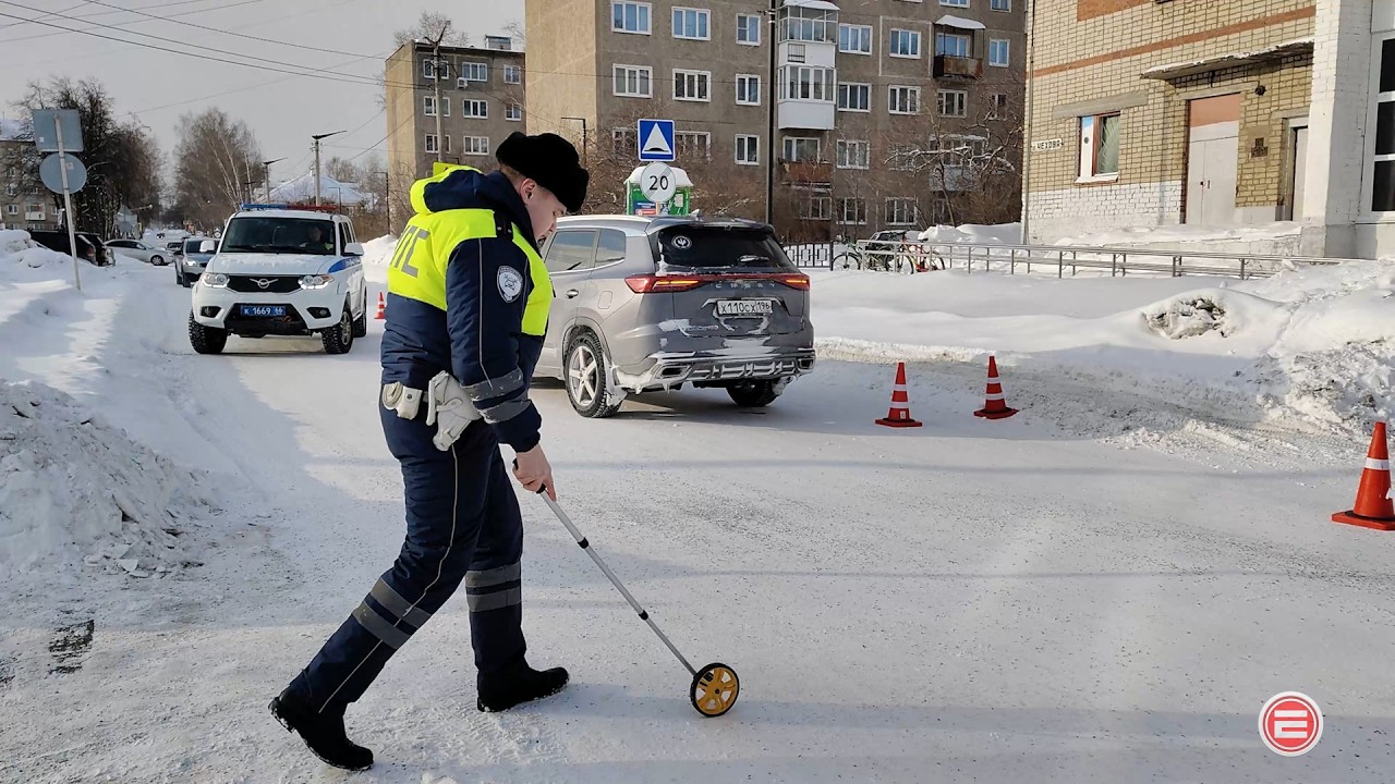 Сбитая на пешеходном переходе в Ревде пожилая женщина попала в реанимацию. Её прооперируют