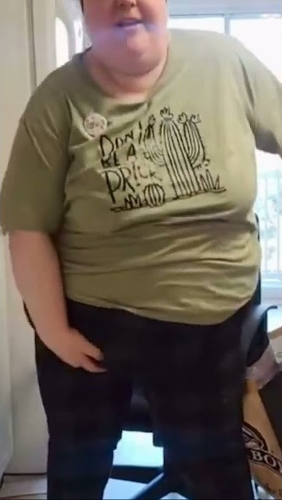 Foodie beauty says she wants to cut off her fupa