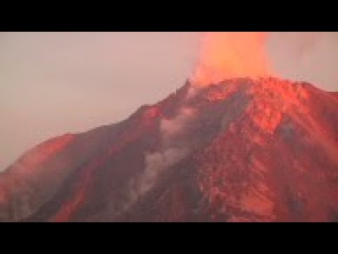 Houses evacuated as Sinabung volcano emissions grow