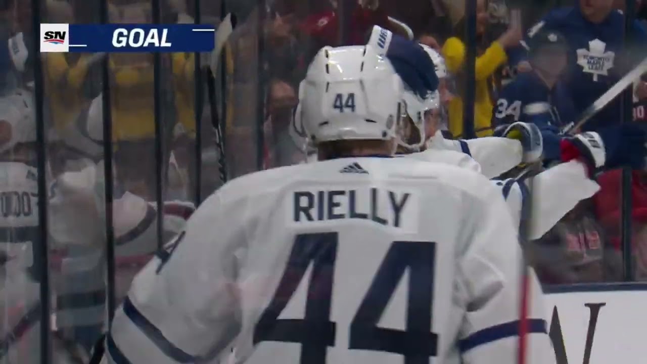 Alex Kerfoot rips one far side to break the tie. 07/03/2022