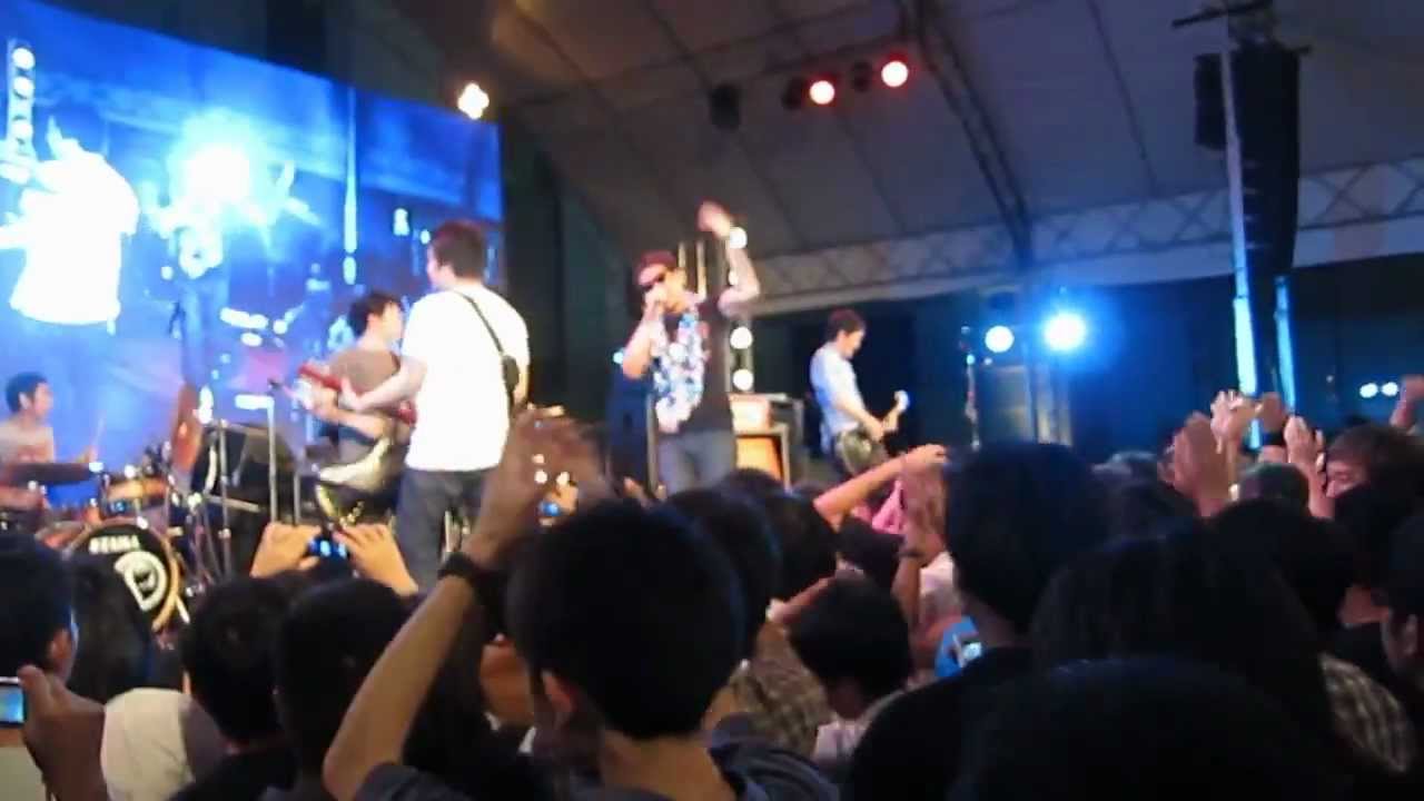 Concert metal and POGO dance in Bangkok YouTube