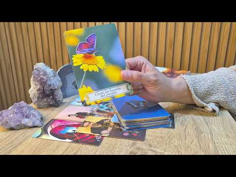 ACUARIO ♒️ SEMBRÓ ESPADAS Y TE OBSERVARÁ EN TU COSECHA. SE ARREPIENTE. UN AMOR NUEVO TE DESLUMBRARÁ