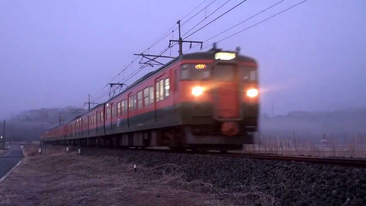 濃霧の両毛線・スパークを散らす211系・115系・107系