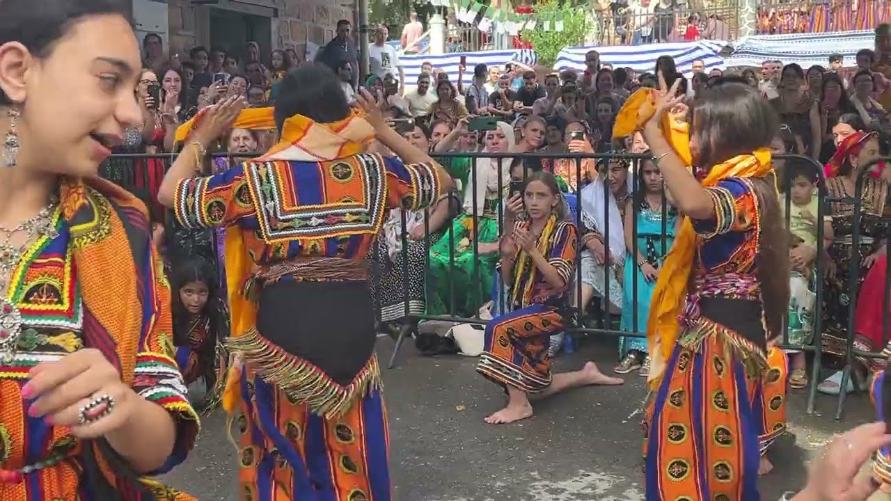 Danse Kabyle  tulas Ahriq avec Urar Lexalat Tifilkout