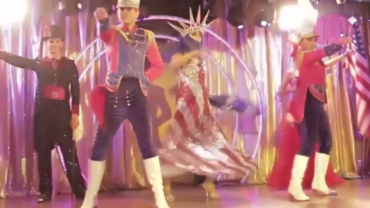 Артисты травести-шоу на праздник в Клину - YouTube