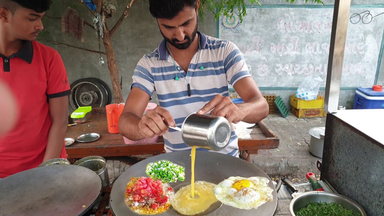 Yummy ! Omelette Tikhari: Khushi Anda Station | Surat City Food | Street Food India | Tasty Street Food