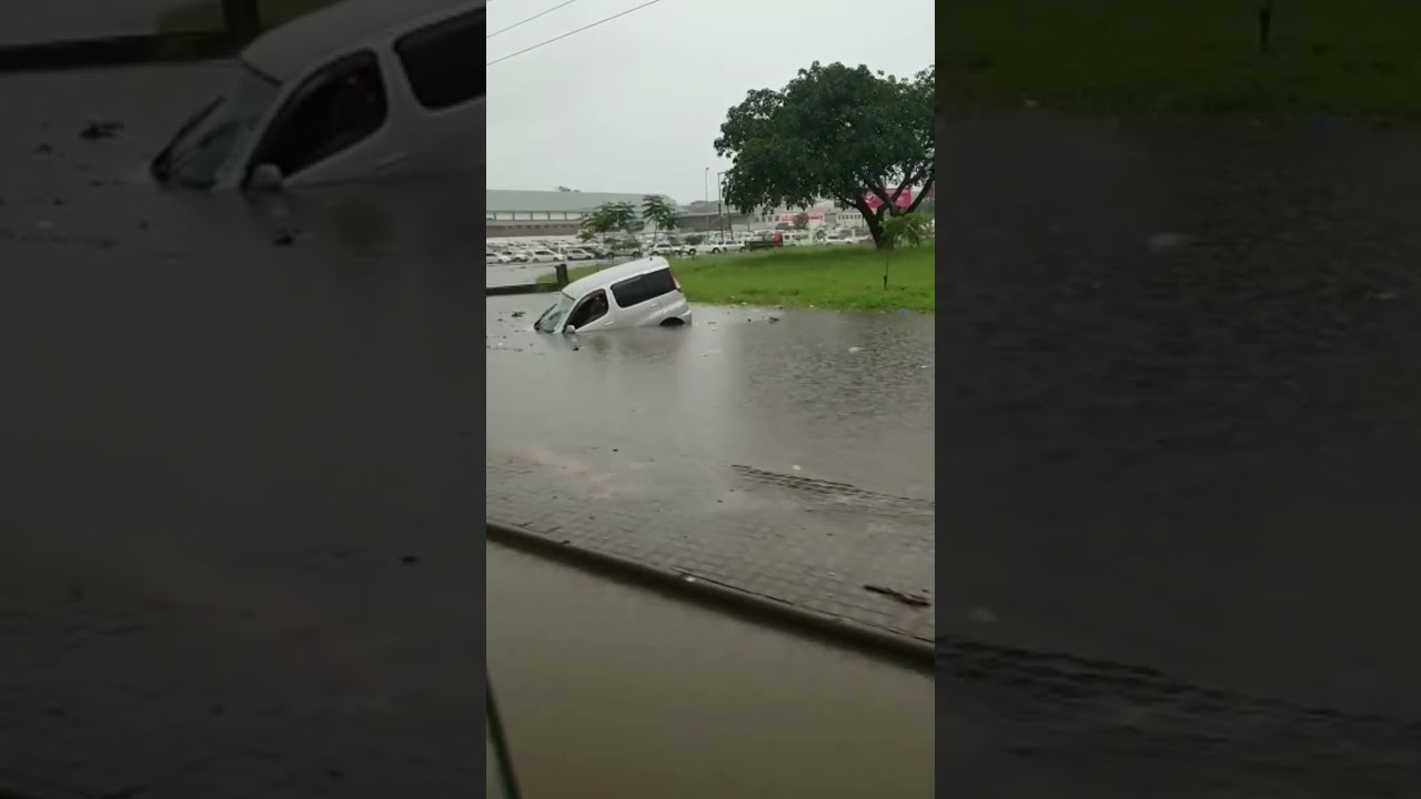 Todo cuidado é pouco!   Maputo em dias de Chuva