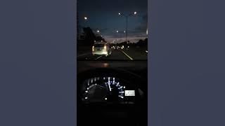 Jalan jalan pakai mobil Avanza di waktu malam hari