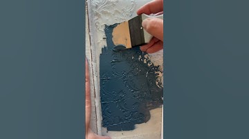 Create a raised stencil with Chalk Paste #diy #homedecor #fall  #blueandwhite