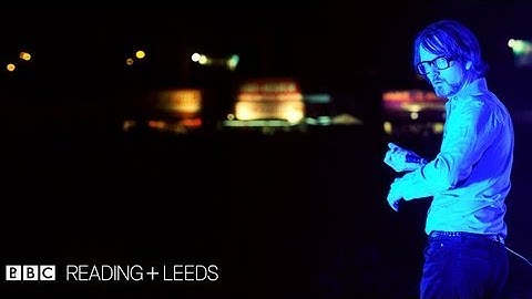 Disco 2000 Live version - Live performance video thumbnail