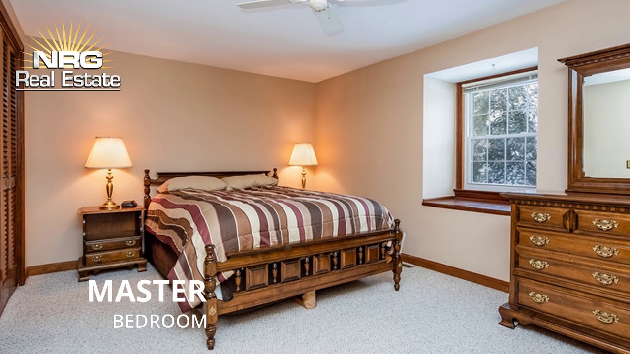 78 Plantation Dr, Agawam, MA 01001