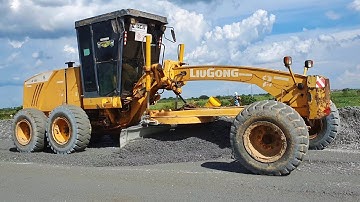 Heavy Equipment Machinery Motor Grader & Roller spreading gravel mix building foundation Road