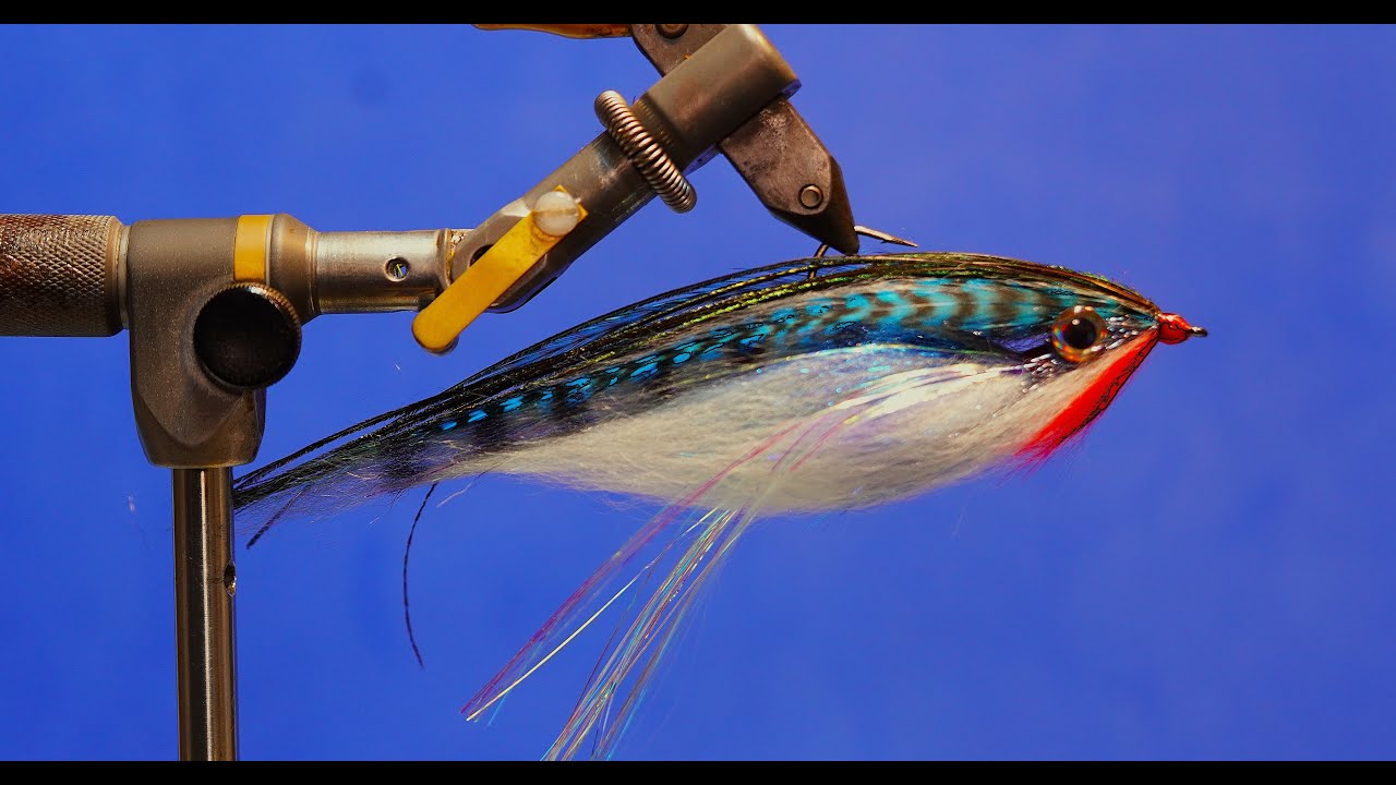 Урок по вязанию мушки для ловли мальков нерки.