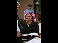 رجال لابس عباية