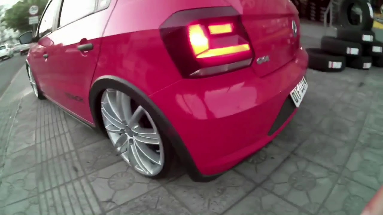 VW Gol Track rebaixado com rodas Volcano Evidence aro 18x6