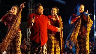 Download lagu THE FUNNY NEVER ENDS WHEN NIKEN SALINDRY MEETS BAMBANG LIVE, SUMBERAWAN TOYOMARTO, SINGOSARI, MALANG