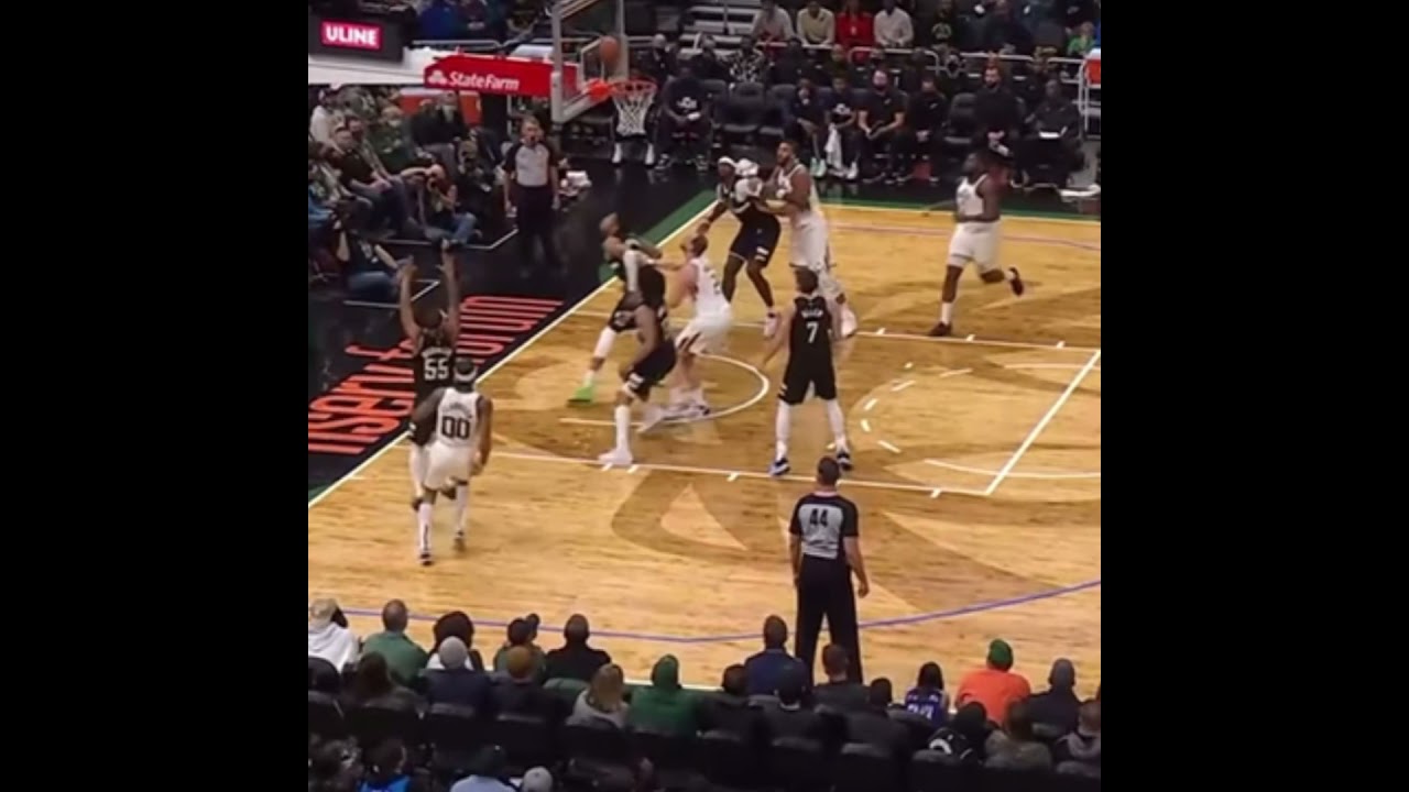 Obejrzyj Giannis Antetokounmpo Gets DUNKED ON By Eric Paschall 😨😨🏀 | BUCKS VS JAZZ | #Shorts #nbaseason w YouTube Obejrzyj Giannis Antetokounmpo Gets DUNKED ON By Eric Paschall 😨😨🏀 | BUCKS VS JAZZ | #Shorts #nbaseason w YouTube