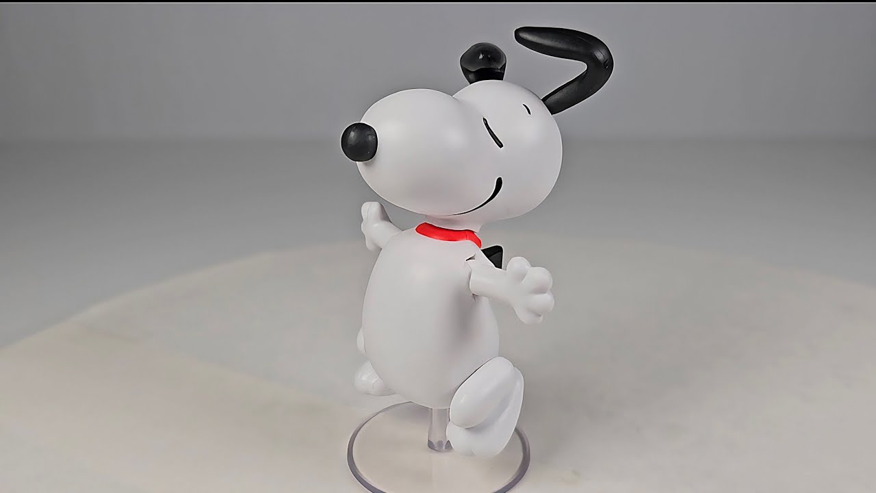 World's Smallest Dancing Snoopy - YouTube