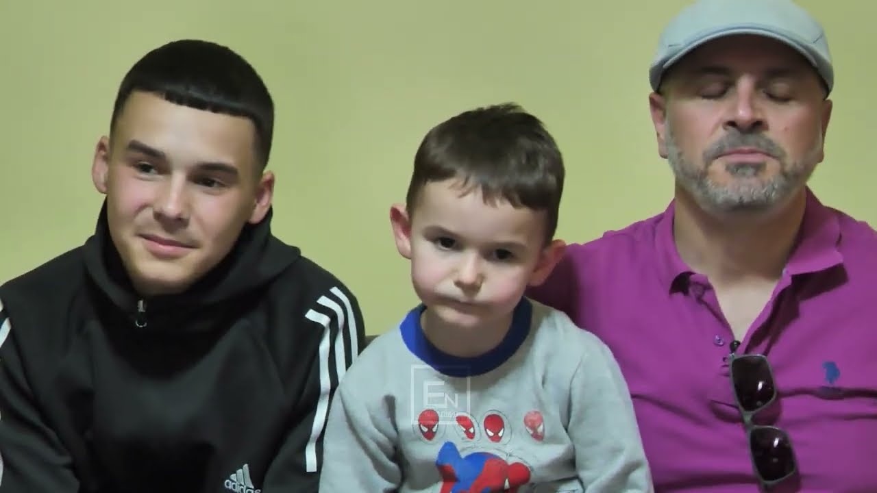 Behen me banese te re femijet qe perloten zemrat e Shqiptareve.