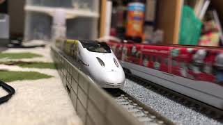 鉄道模型　新幹線　並走