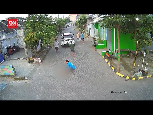 Warga Soal Video Viral Balita Terlindas Mobil di Sidoarjo class=