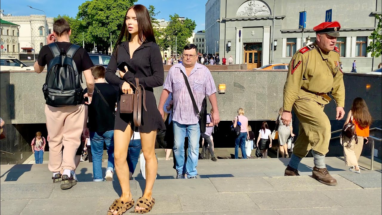 What Everyone is Wearing in Moscow. Moscow Street Style Fashion. EP. 02