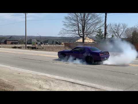 2016 challenger hellcat Plum crazy purple Burnout 🔥