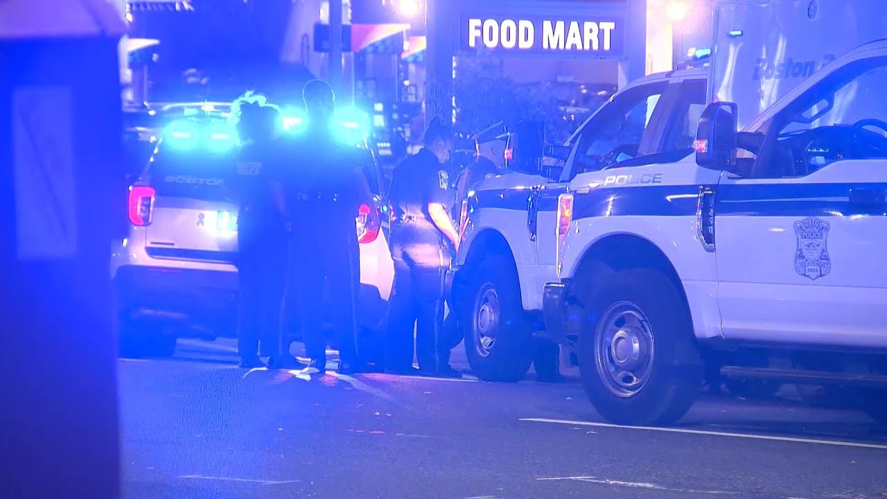 Stabbing investigation at former Boston Roundhouse hotel - YouTube