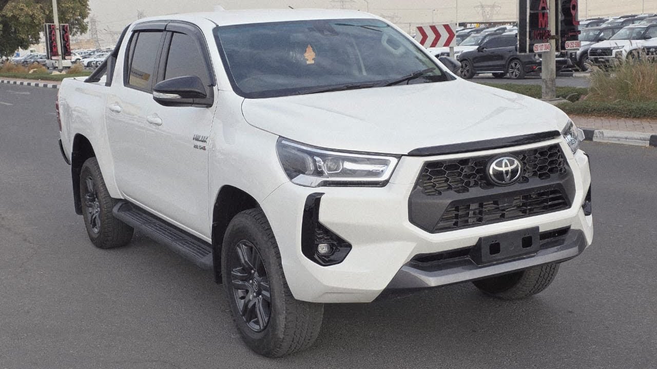 Toyota Hilux Pickup ,Double cabin ,2025 Model ,White Color ,Diesel  2.8L , Right Hand  4X4 Automatic