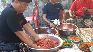 Menyama Braya Tradisi Tianyar,Ngadon Lawar