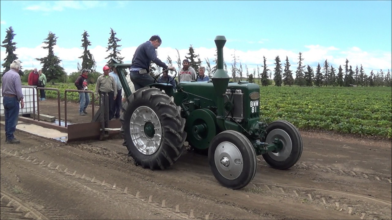Broxburn One Cylinder Tractor Show 2016